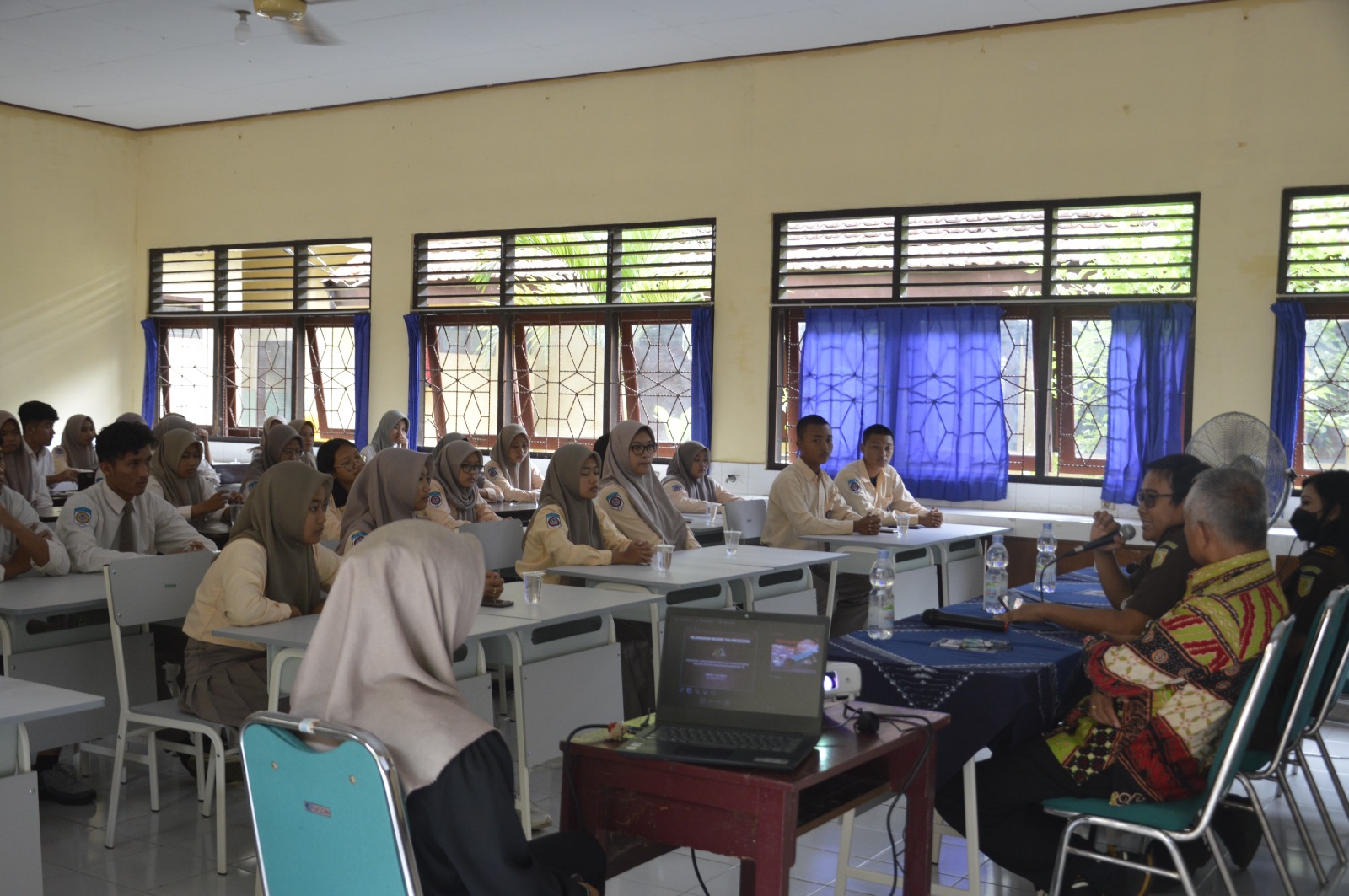 Kegiatan Penerangan Hukum Keimigrasian di Sekolah